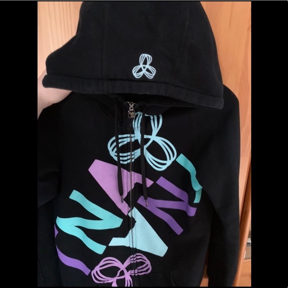 Aritzia TNA hoodie (longer) - Picture 2 of 2